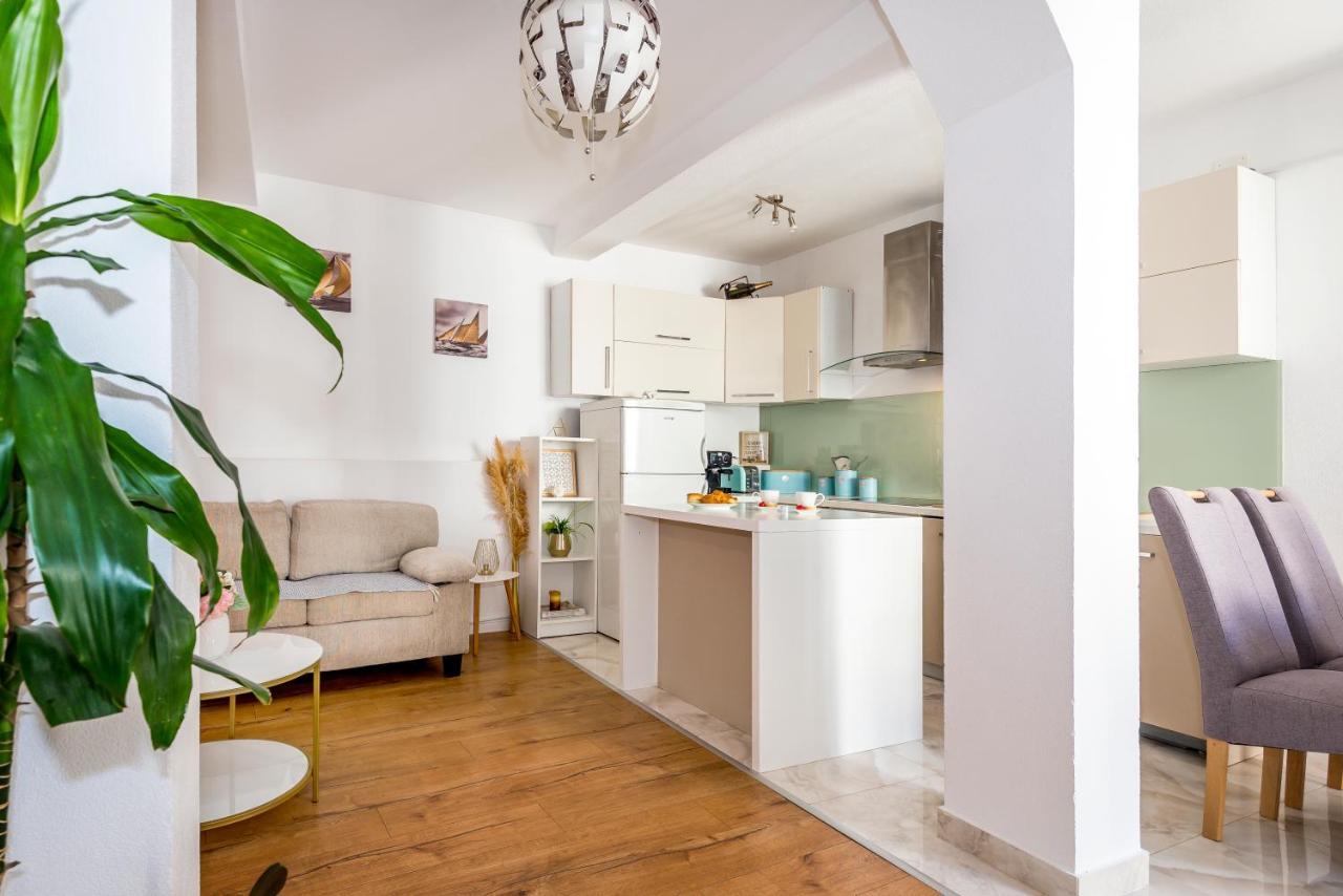 Nautica Free Parking Apartment Sibenik Bagian luar foto